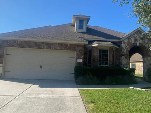 Spacious 4 Bed & 2 Bath Home in the Woodlands, TX House in The Woodlands