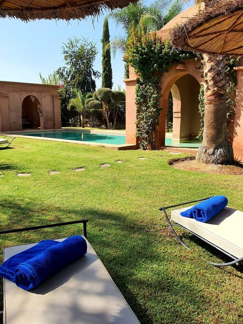 Patio, Day, Natural landscape, Garden, Garden view, Pool view, Swimming pool, sunbed
