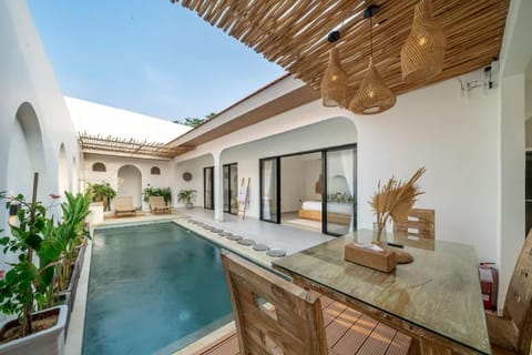 Patio, Day, Pool view, Swimming pool, Swimming pool, sunbed