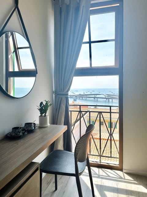 View (from property/room), Seating area, Sea view