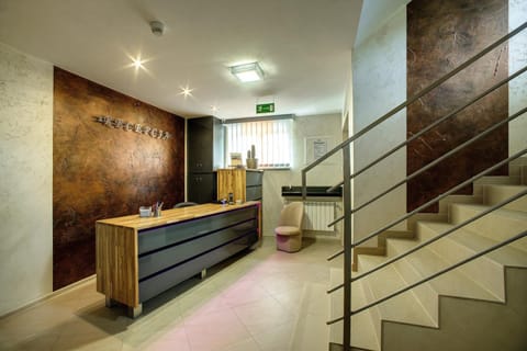Lobby or reception, Lobby or reception
