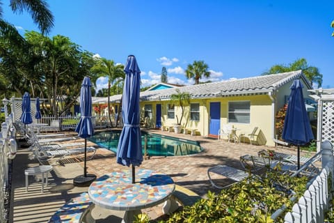Property building, Swimming pool