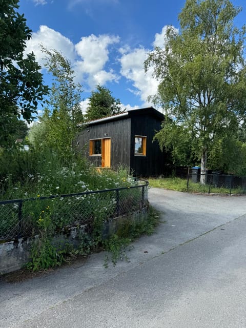 Property building, Street view