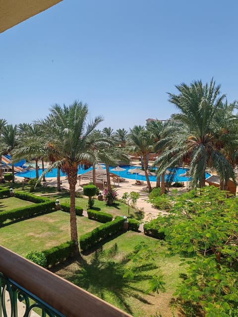 Balcony/Terrace, Swimming pool