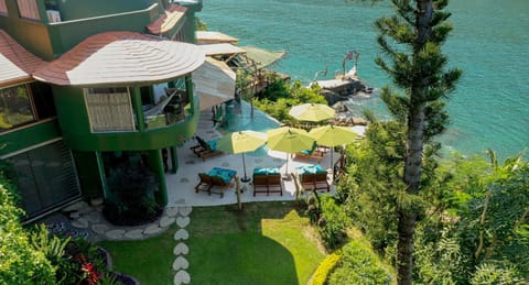 Bird's eye view, Pool view