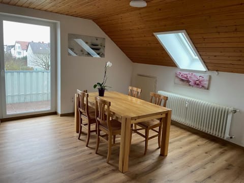 Seating area, Dining area