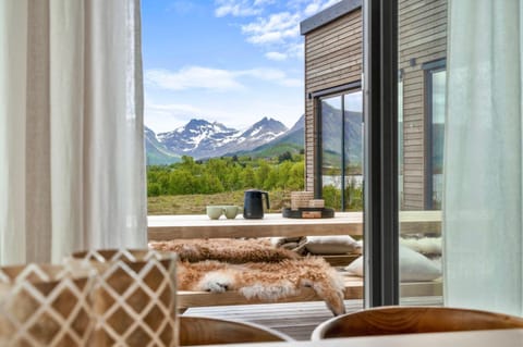 Lofoten luxury with seaview sauna and jacuzzi House in Lofoten