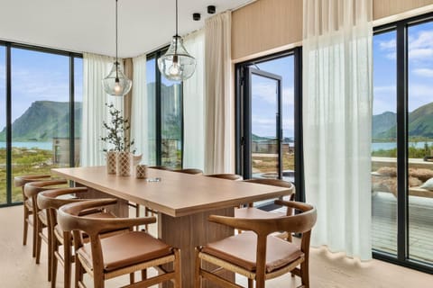 Lofoten luxury with seaview sauna and jacuzzi House in Lofoten