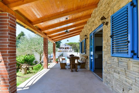 Apartments Crno Apartment in Zadar