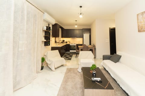 Kitchen or kitchenette, Living room