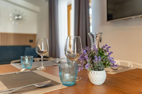 TV and multimedia, Dining area