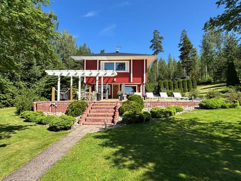 Property building, Patio, Day, Natural landscape, Garden, Garden view