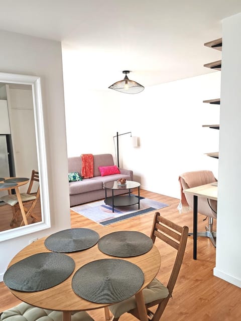 Living room, Seating area, Dining area