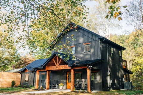 Little River Retreat House in Townsend