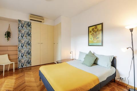 Bed, Photo of the whole room, Bedroom, air conditioner