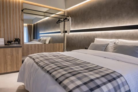 Bed, Kitchen or kitchenette, Photo of the whole room, Bedroom, hair dresser