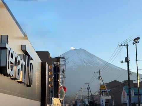 Neighbourhood, Mountain view