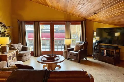 Sqc Downtown Retreat Apartment in Sequim