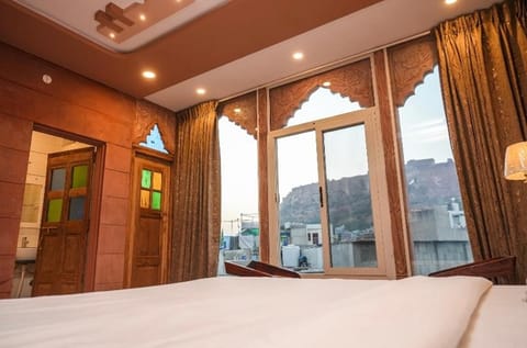 View (from property/room), View (from property/room), City view, Landmark view, Mountain view, Street view