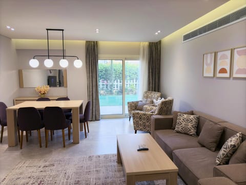Living room, Seating area, Dining area