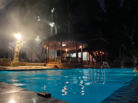 Swimming pool