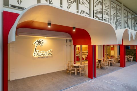 Restaurant/places to eat, Property logo or sign, Seating area