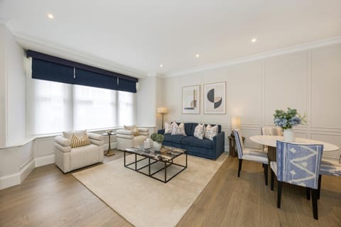 Living room, Photo of the whole room, Seating area, Dining area