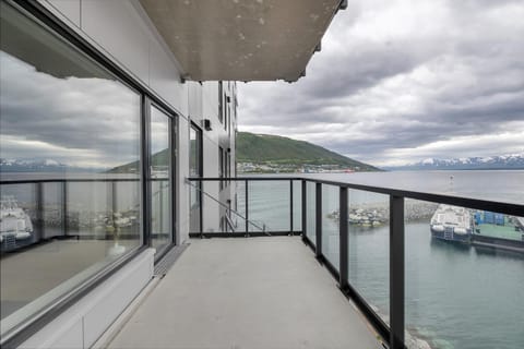 Day, Natural landscape, View (from property/room), Balcony/Terrace, Mountain view, Sea view
