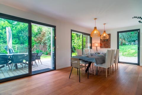 Patio, Dining area