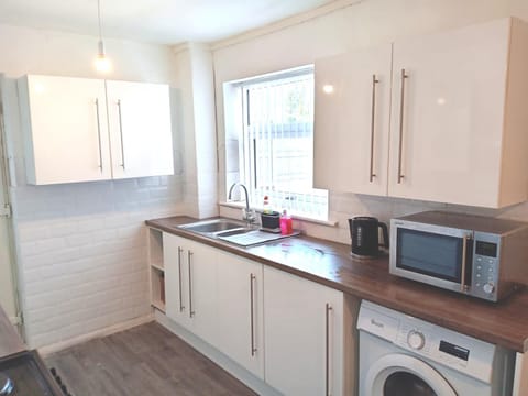 3 Bedroom Home in Holywell, North Wales House in Wales