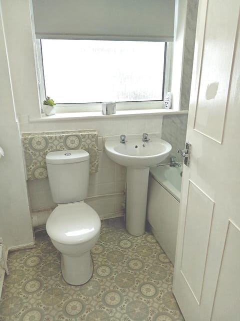 3 Bedroom Home in Holywell, North Wales House in Wales