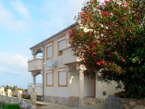 Property building, Patio, Facade/entrance, Day, Balcony/Terrace, Mountain view, Sea view