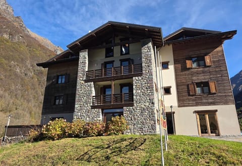 Property building, Natural landscape