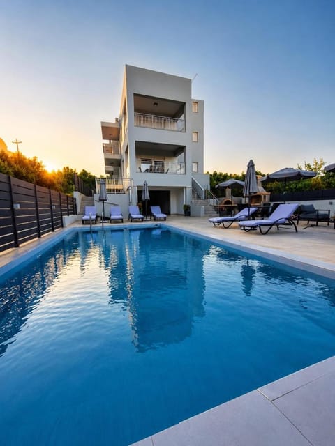 Property building, Swimming pool