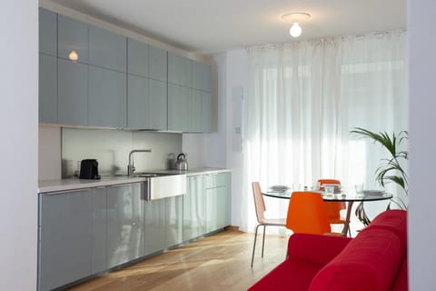 Kitchen or kitchenette, Lunch, kitchen