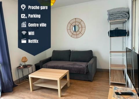 Bed, Living room