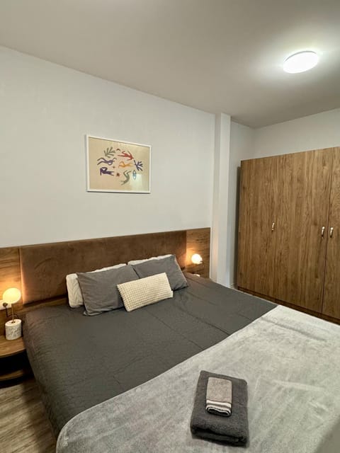 Bed, Bedroom, wardrobe