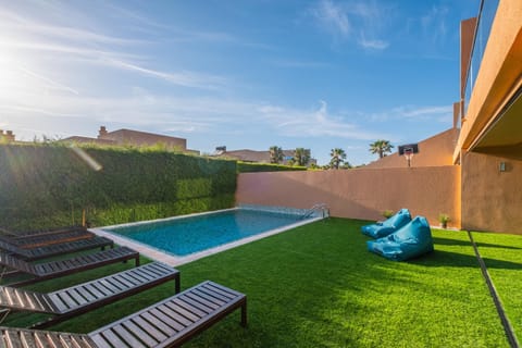 Garden, Garden view, Pool view, Swimming pool, sunbed