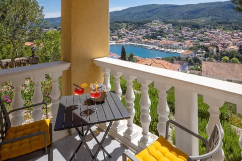 Day, Natural landscape, View (from property/room), Balcony/Terrace, Mountain view, Sea view