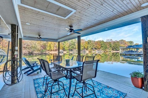 Waterfront Lake House Ideal Dock for Boats, Swimming, Fishing House in Smith Mountain Lake