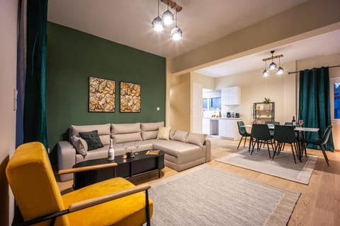 Living room, Seating area, Dining area