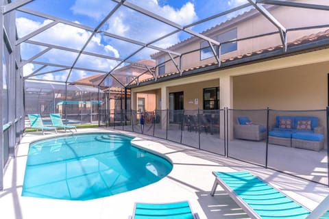 Pool view, Swimming pool, sunbed