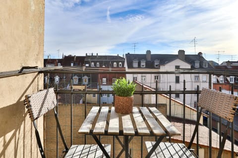 Day, View (from property/room), Balcony/Terrace, City view