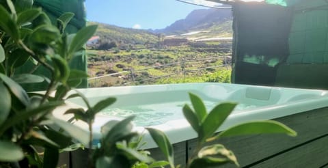 Day, Natural landscape, Hot Tub, Mountain view