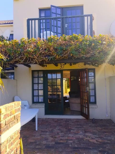 Garden view, Garden view