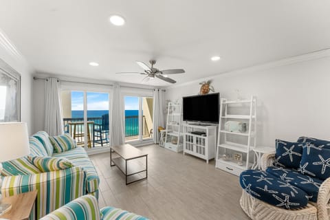 TV and multimedia, Living room, Photo of the whole room, Beach, Sea view