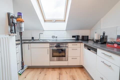 Coffee/tea facilities, Kitchen or kitchenette, dishwasher, oven, pet friendly, stove, toaster