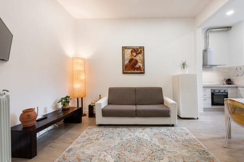 TV and multimedia, Living room, Seating area, air conditioner