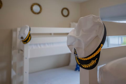 2728 Harbor Court House in Delavan Lake