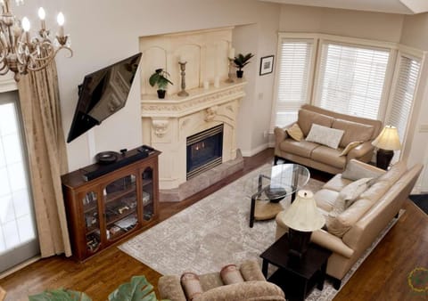 Communal lounge/ TV room, TV and multimedia, Living room, Seating area, Evening entertainment